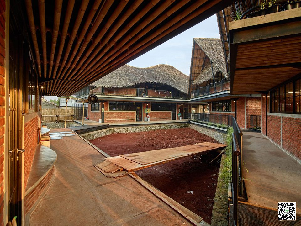 你相信用竹子结构经过精雕细琢打造一所现代竹建筑学校吗？