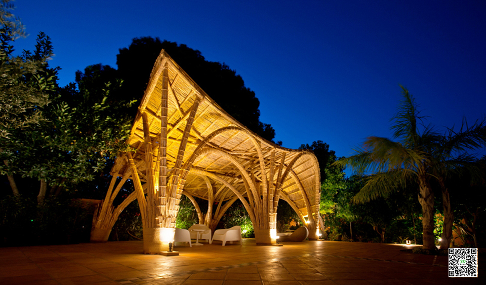 一个30平米的特色竹景观建筑却为能为游客抵挡夏日阳光