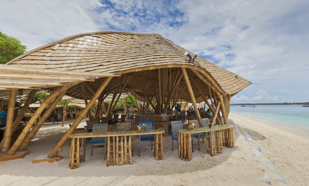 印尼 龙目岛特拉旺安明珠海滩竹餐厅 竹建筑 竹结构
