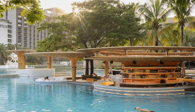 三亚艾迪逊酒店海滩俱乐部升级改造完成一年后 沙滩竹编建筑 竹亭